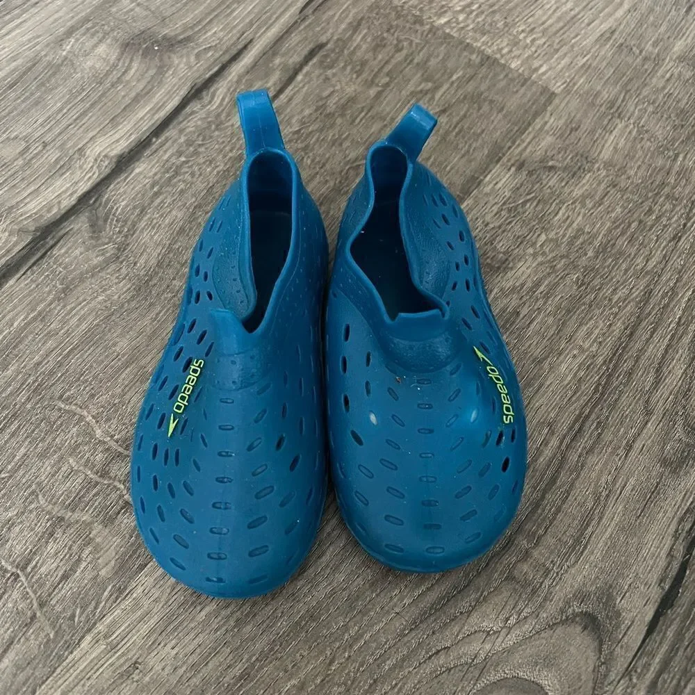Speedo Slip On Water Shoes Size US 5/6